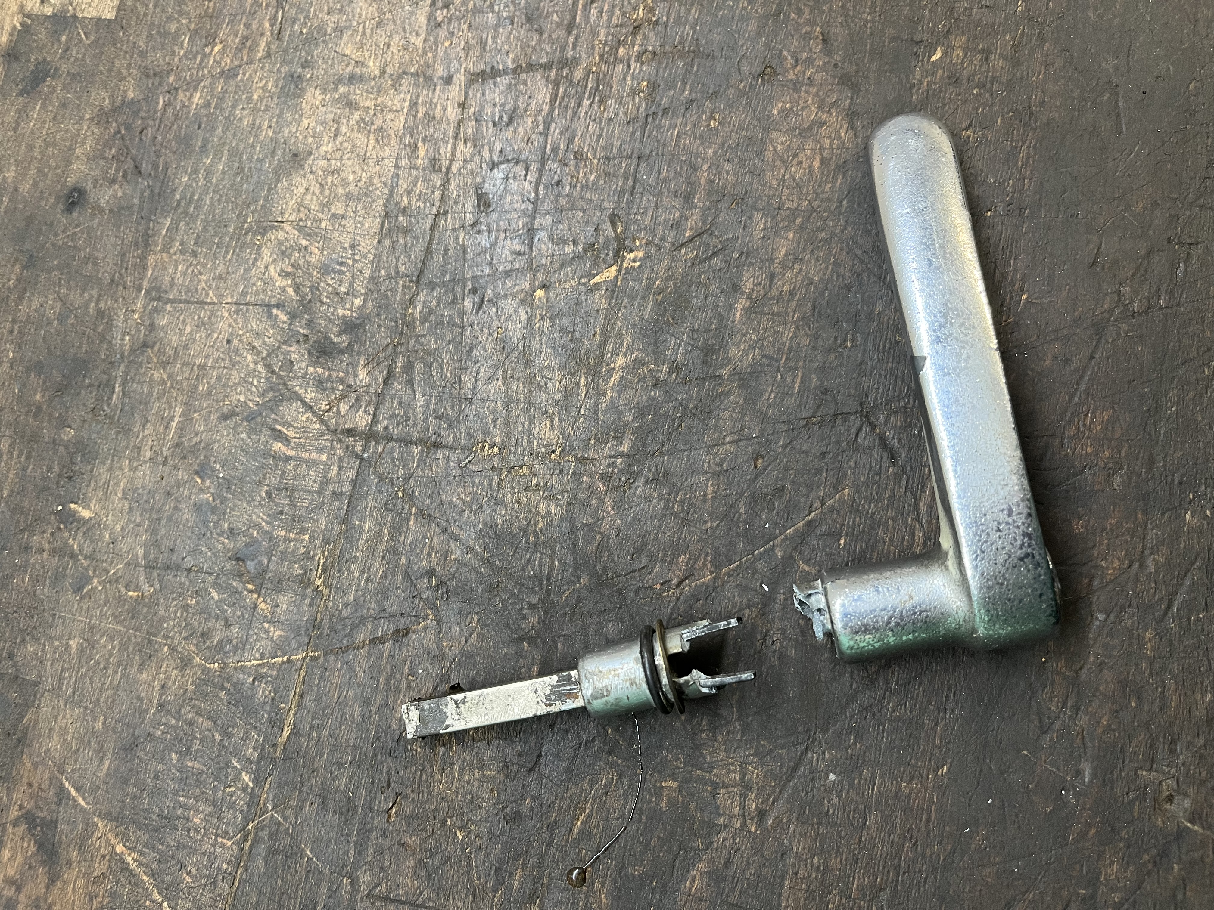 Griff zerbrochen2.jpeg